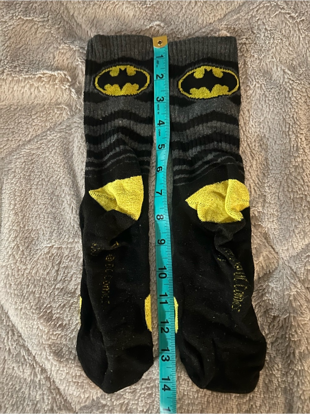 Batman Logo Black & Yellow Crew Socks, Men’s Size Large
